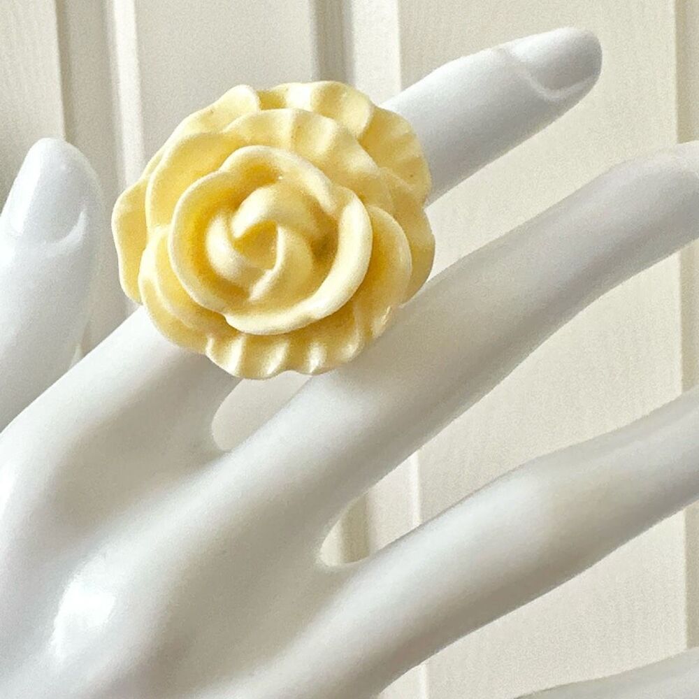 Yellow flower cocktail ring